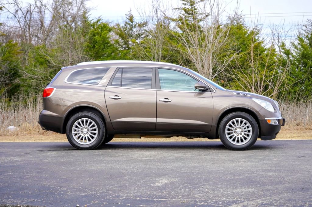Used 2011 Buick Enclave CXL image 5
