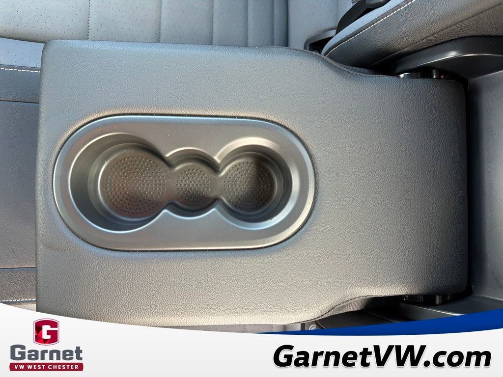 Certified 2025 Volkswagen Jetta SE image 40