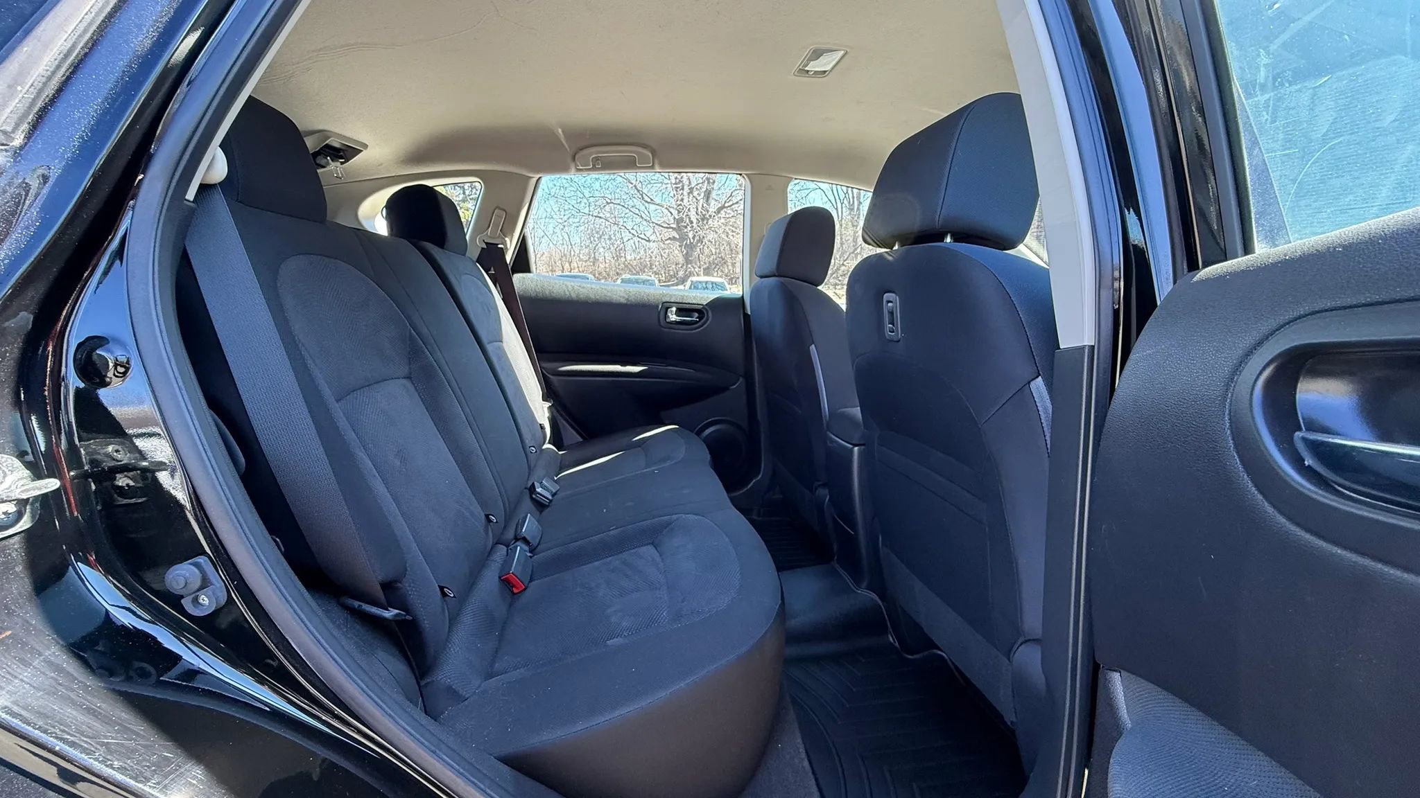 Used 2015 Nissan Rogue S w/ Convenience Package AWD/4WD image 29