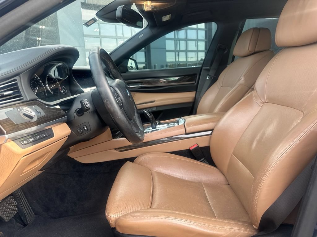 Used 2010 BMW 750Li RWD image 9