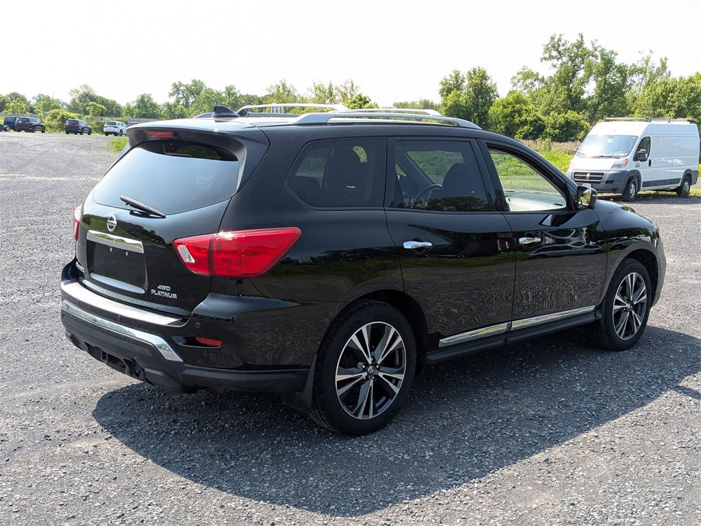 Used 2020 Nissan Pathfinder Platinum image 3