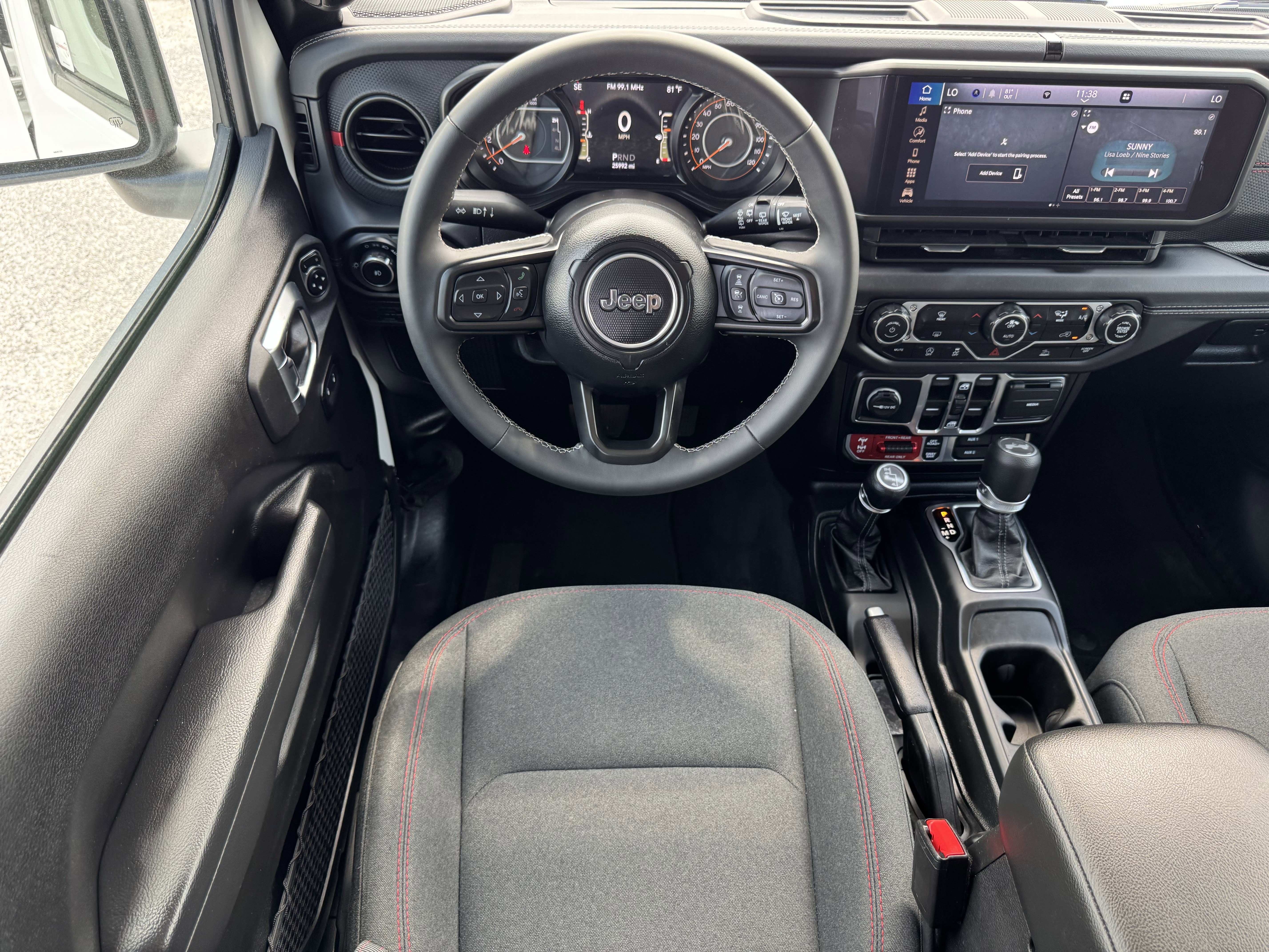 Used 2025 Jeep Wrangler Unlimited Rubicon image 14