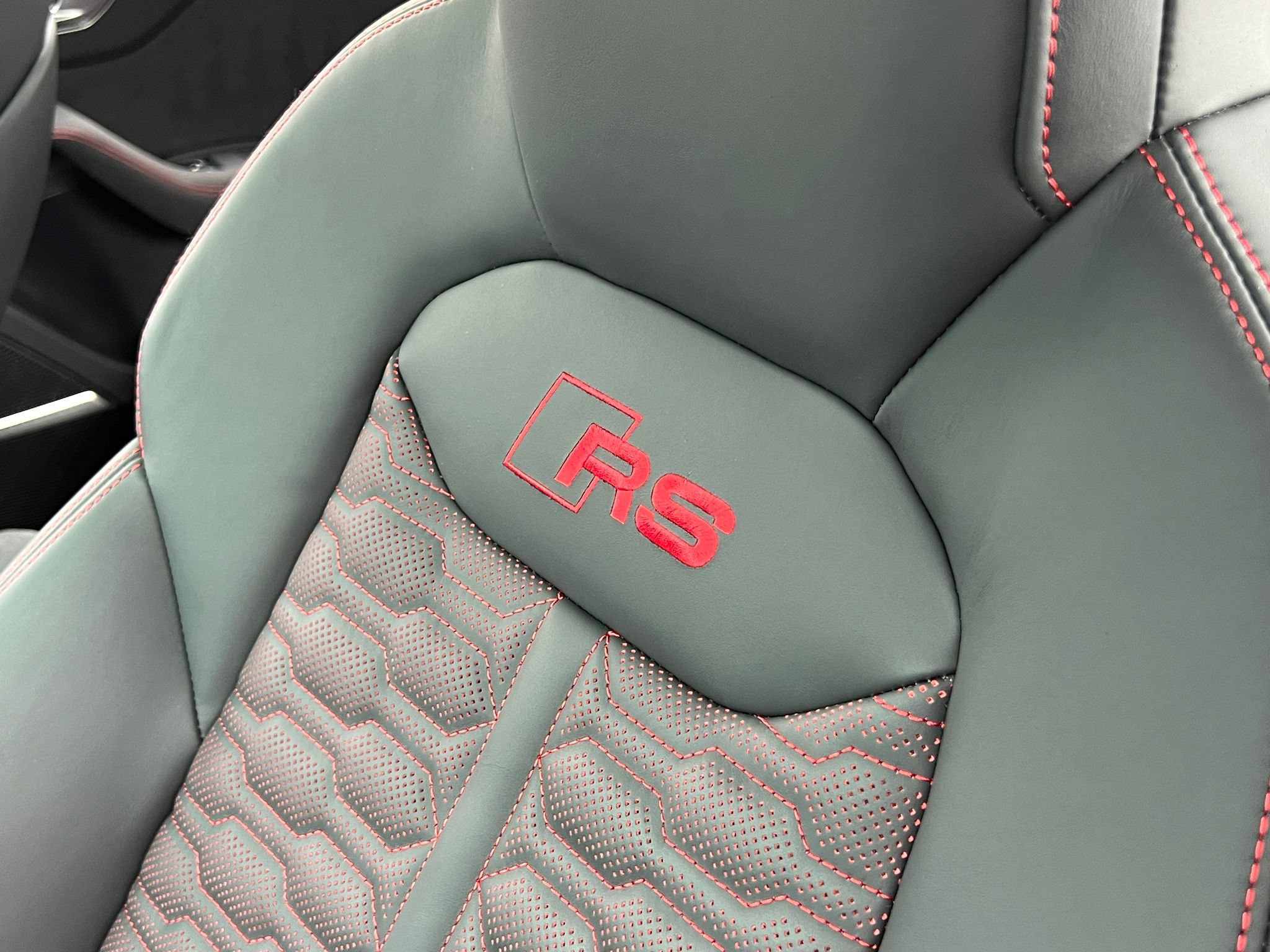 Used 2025 Audi RS Q8 performance AWD/4WD image 40