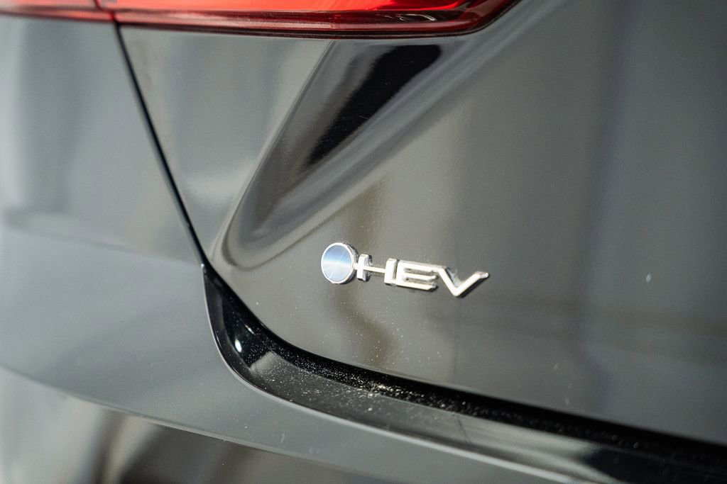 Used 2025 Toyota Camry LE image 8