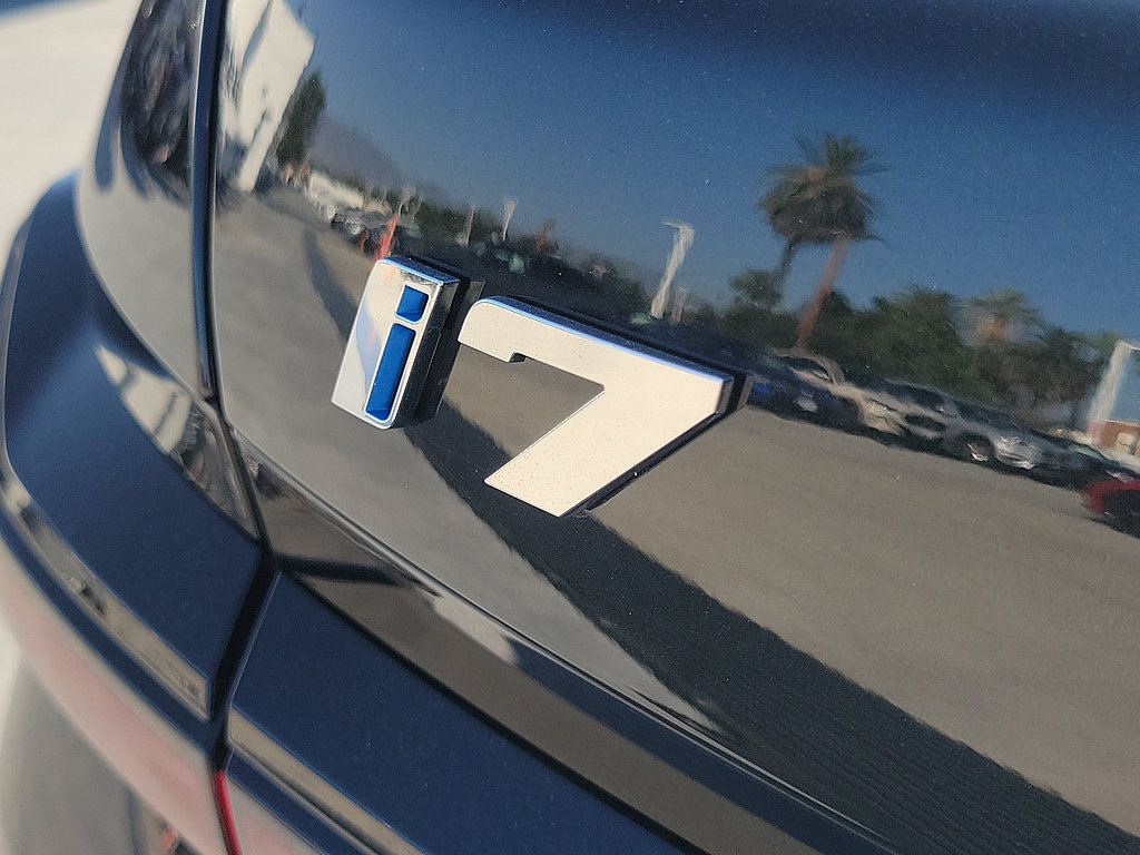 New 2026 BMW i7 M70 w/ Executive Package AWD/4WD image 7