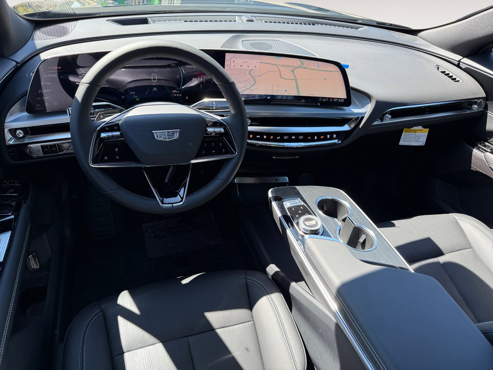 New 2025 Cadillac Lyriq Luxury image 15