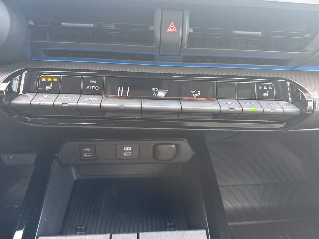 Used 2024 Toyota Prius XLE image 22