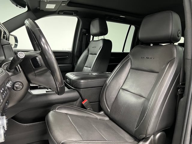 Used 2022 GMC Yukon XL Denali w/ Advanced Technology Package AWD/4WD image 20