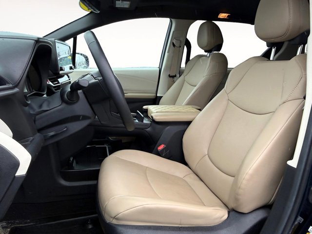 Certified 2024 Toyota Sienna XLE w/ XLE Plus Package image 11