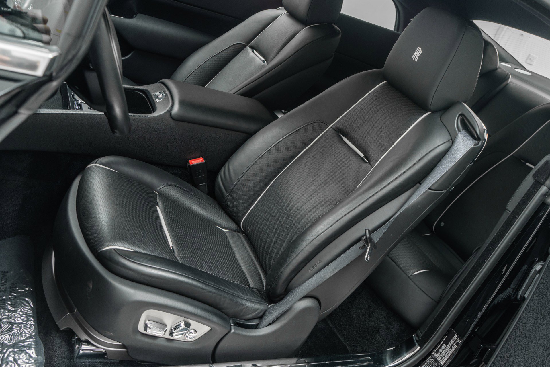 Used 2015 Rolls-Royce Wraith image 23