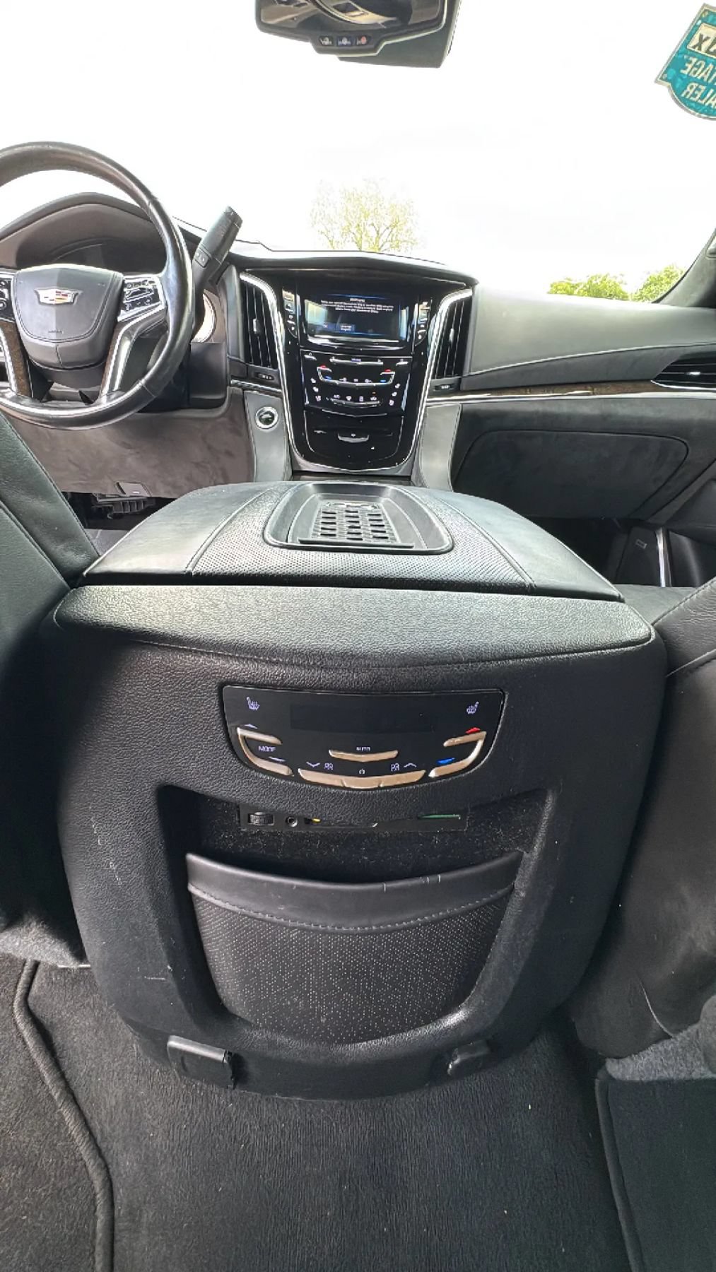 Used 2016 Cadillac Escalade Platinum RWD image 15