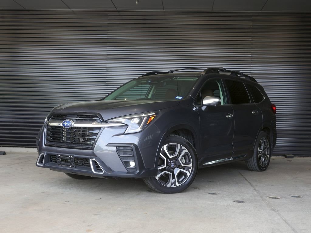 Used 2023 Subaru Ascent Touring image 1
