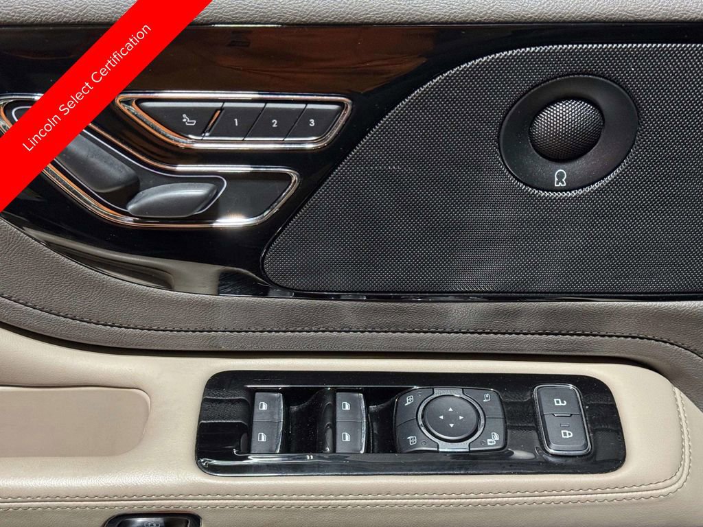 Certified 2020 Lincoln Aviator Reserve w/ Elements Package Plus AWD/4WD image 8