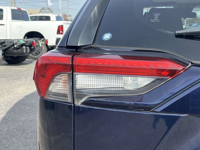 Used 2019 Toyota RAV4 XLE Premium image 10