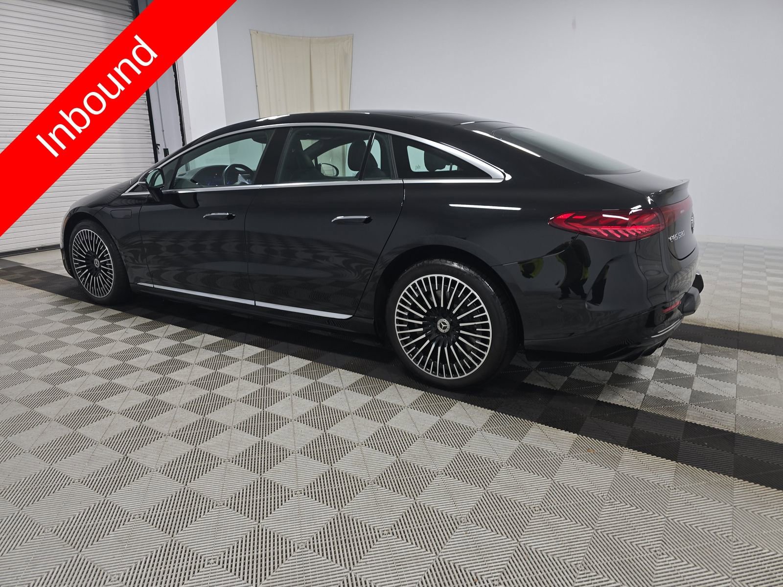 Used 2022 Mercedes-Benz EQS 580 4MATIC Sedan image 8