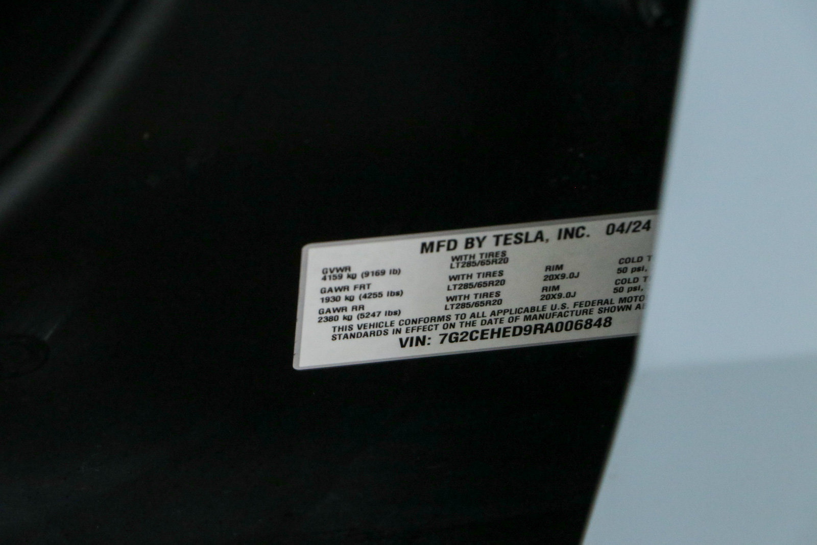 Used 2024 Tesla Cybertruck AWD Crew Cab image 28
