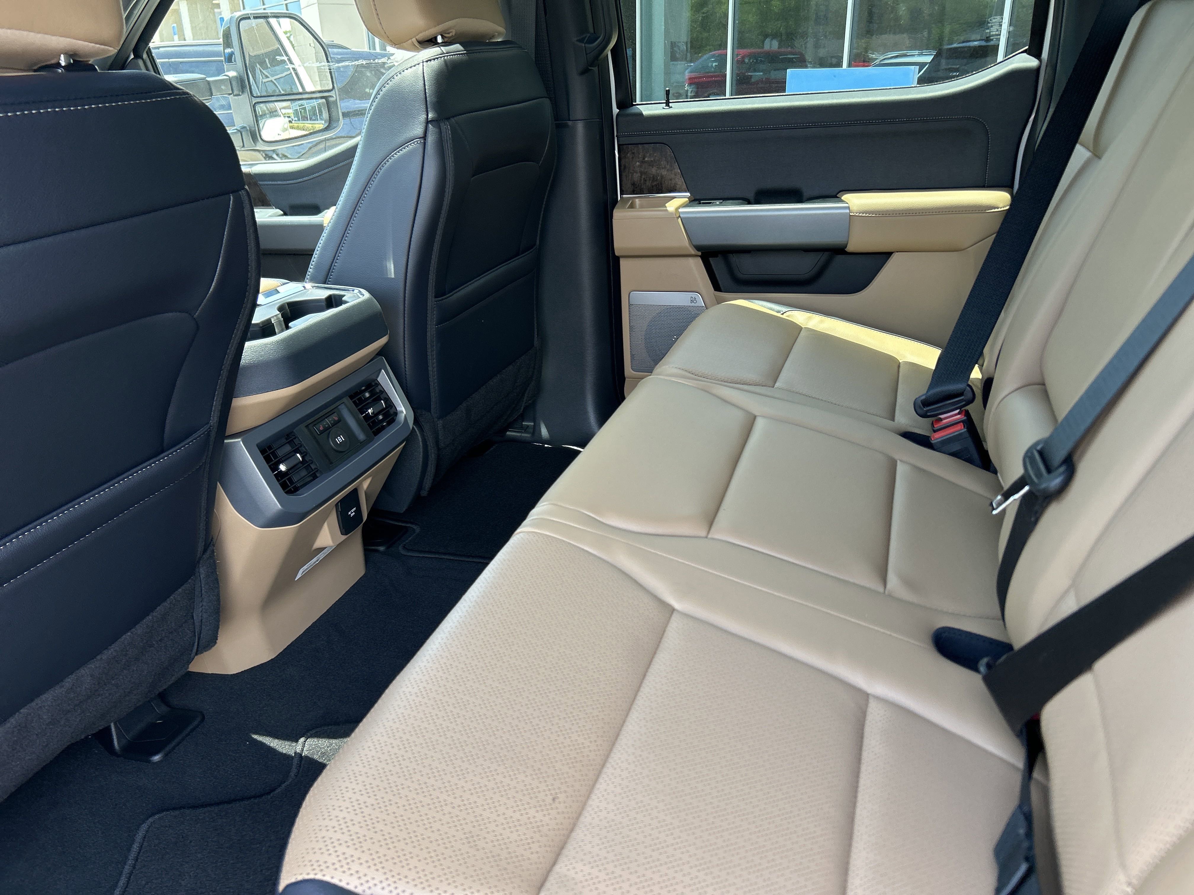 New 2025 Ford F250 Lariat w/ Lariat Ultimate Package image 18