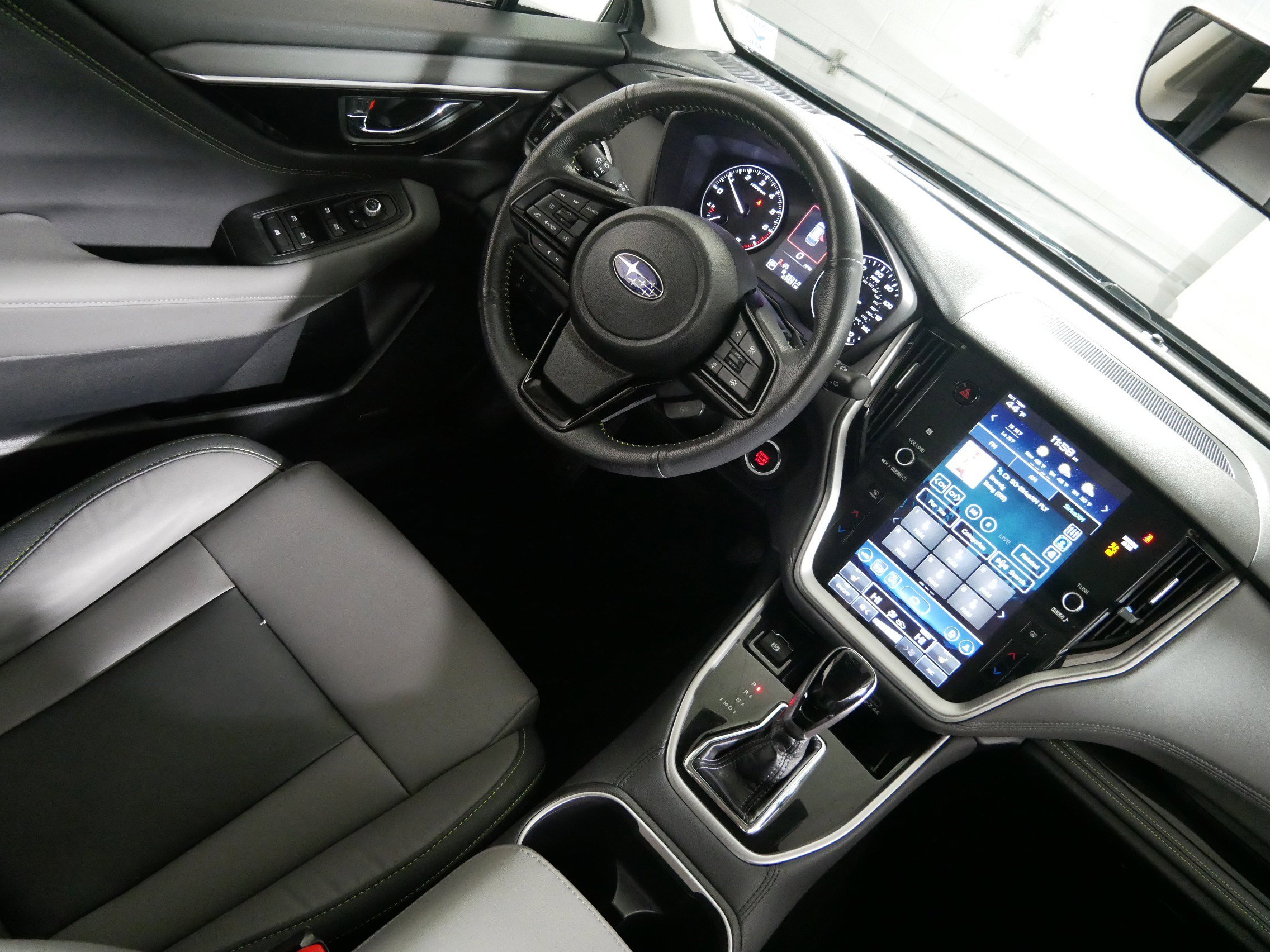 Used 2025 Subaru Outback Onyx Edition image 9