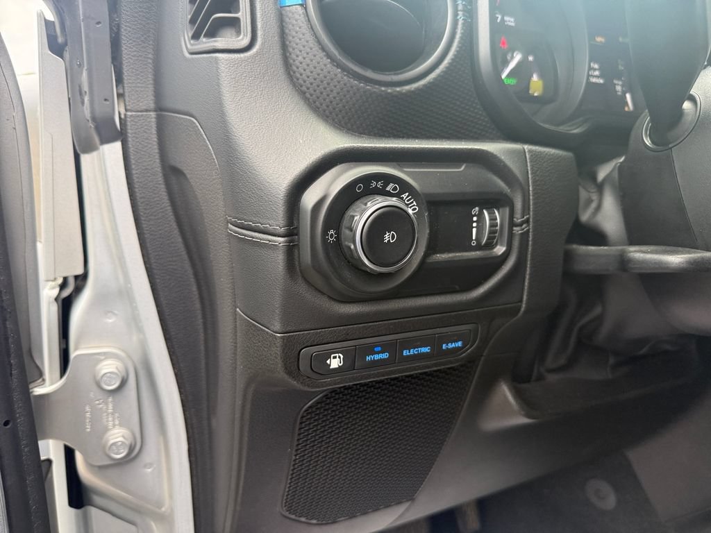 Used 2024 Jeep Wrangler Unlimited Rubicon 4xe AWD/4WD image 18