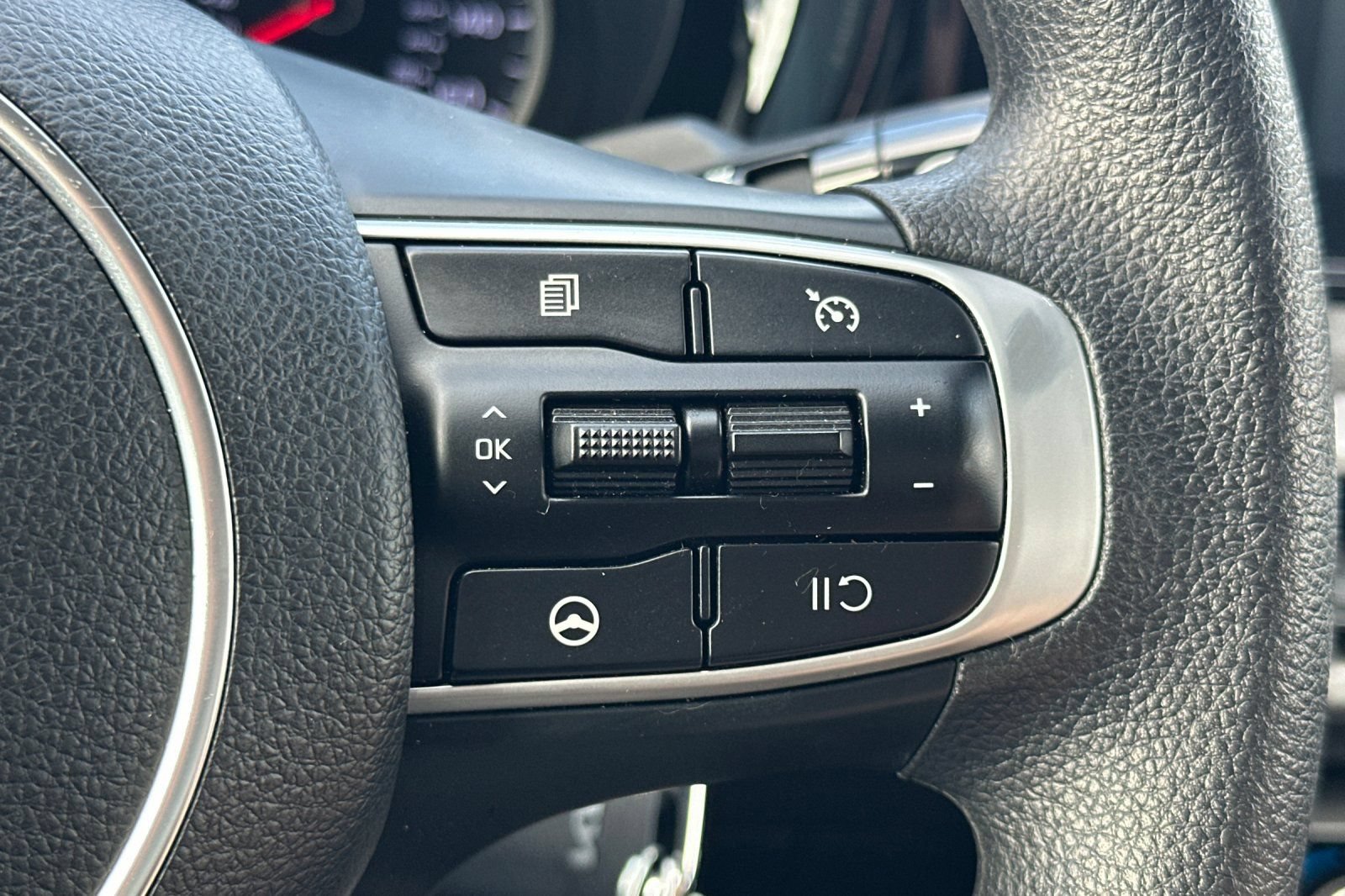 Used 2022 Kia K5 LX FWD image 36
