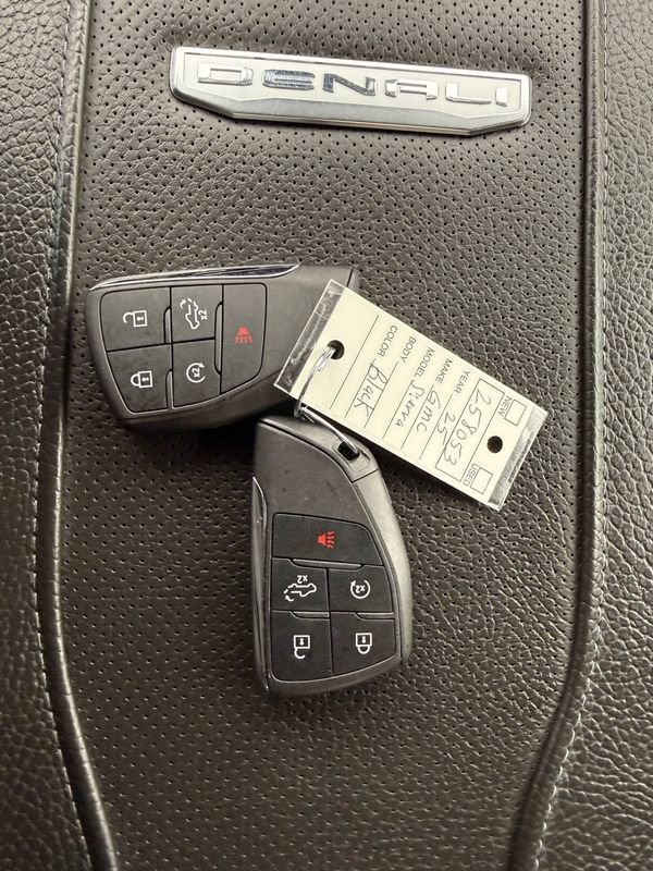 Used 2025 GMC Sierra 2500 Denali image 36