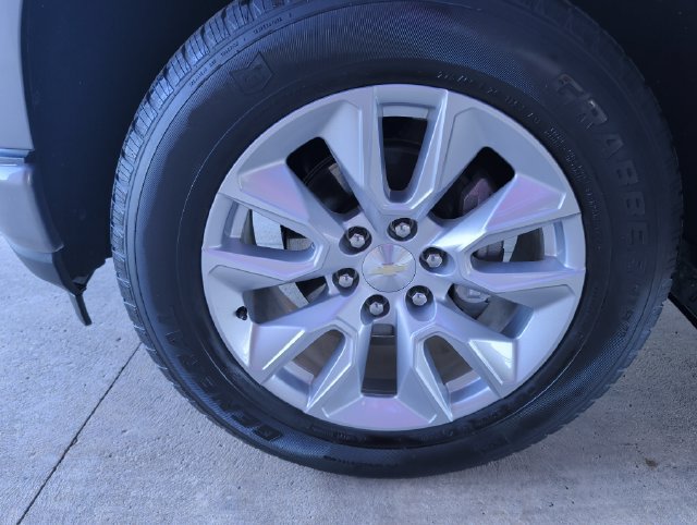 Used 2021 Chevrolet Silverado 1500 Custom w/ LPO, Dark Essentials Package AWD/4WD image 25