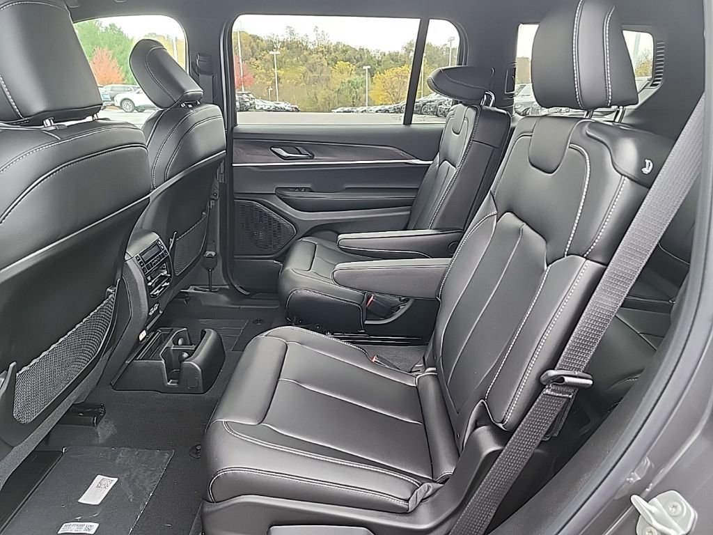 New 2025 Jeep Grand Cherokee L Limited w/ Trailer Tow Package image 20