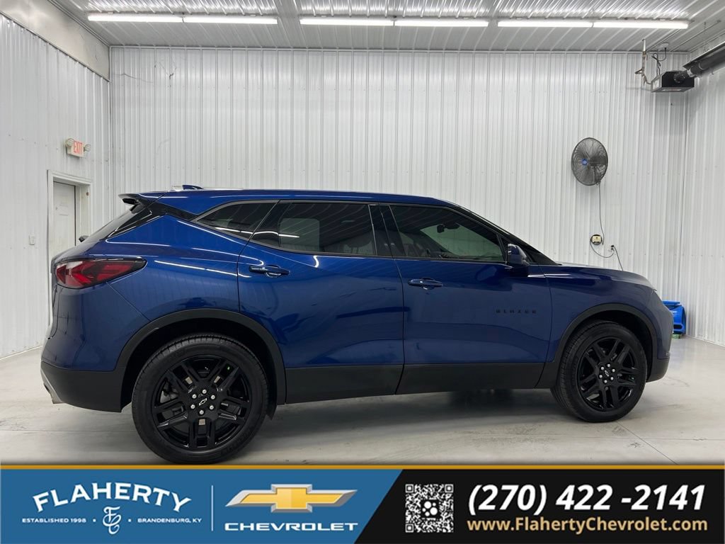 Used 2022 Chevrolet Blazer LT FWD image 2