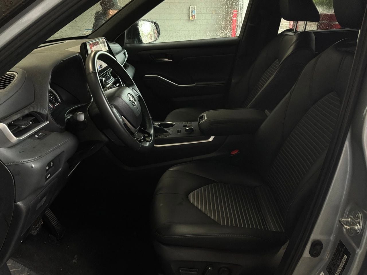 Used 2025 Toyota Highlander XSE AWD/4WD image 10