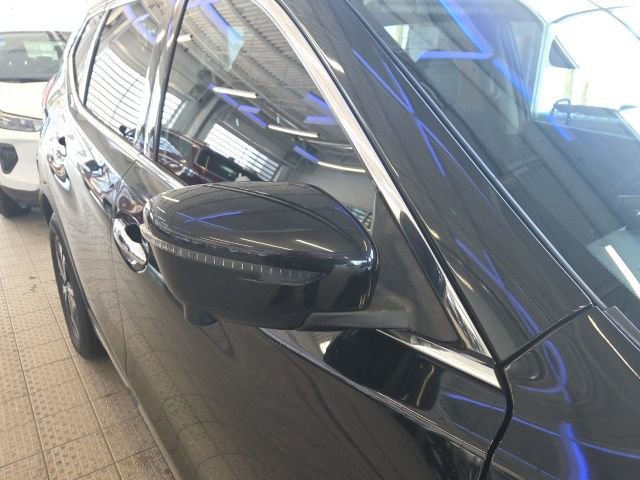 Used 2018 Nissan Rogue SL image 5