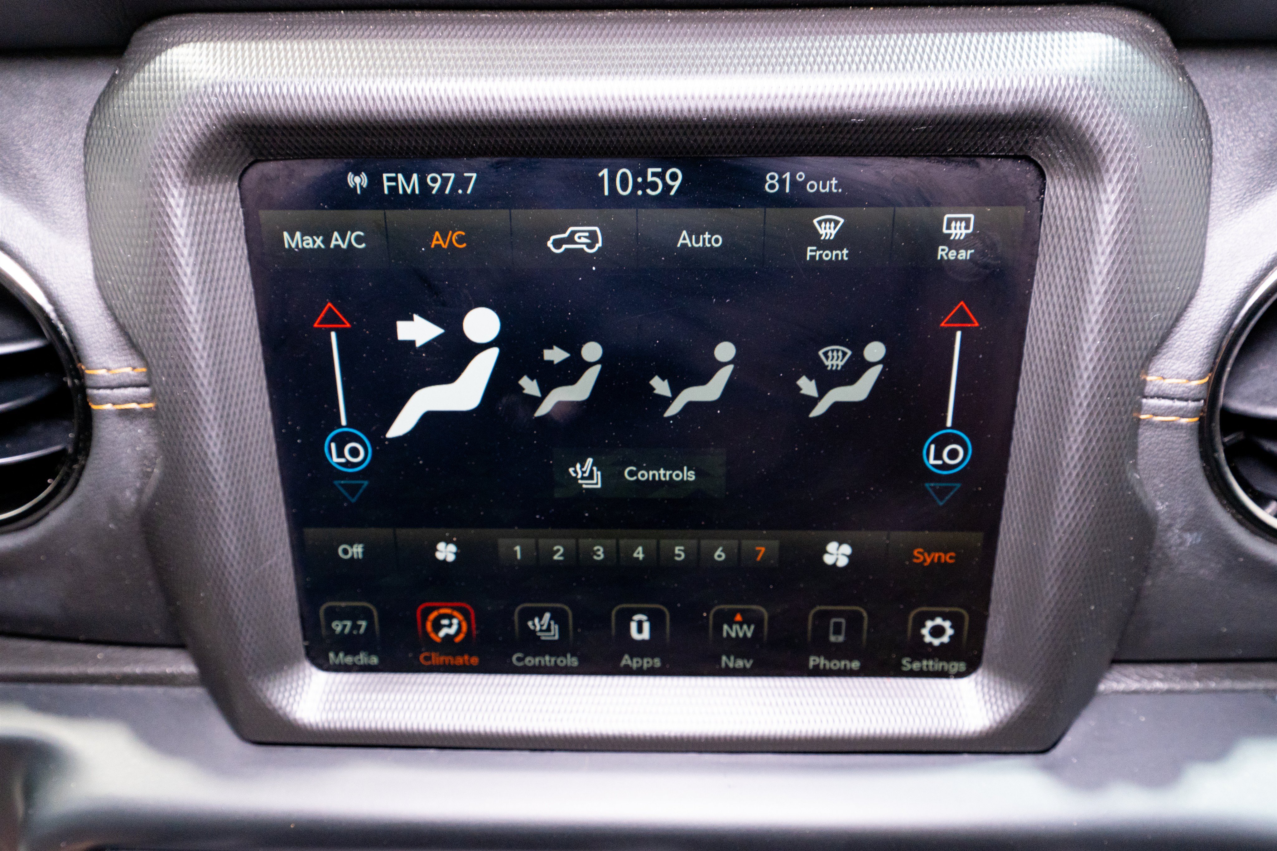 Used 2021 Jeep Wrangler Unlimited Sahara AWD/4WD image 18