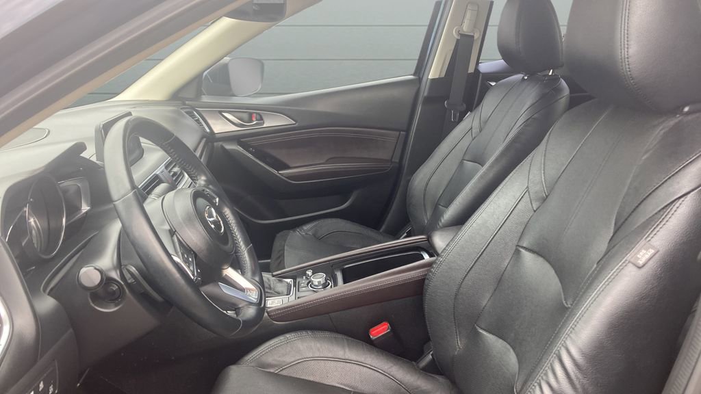 Used 2017 MAZDA MAZDA3 Grand Touring w/ Premium Equipment Package FWD image 28