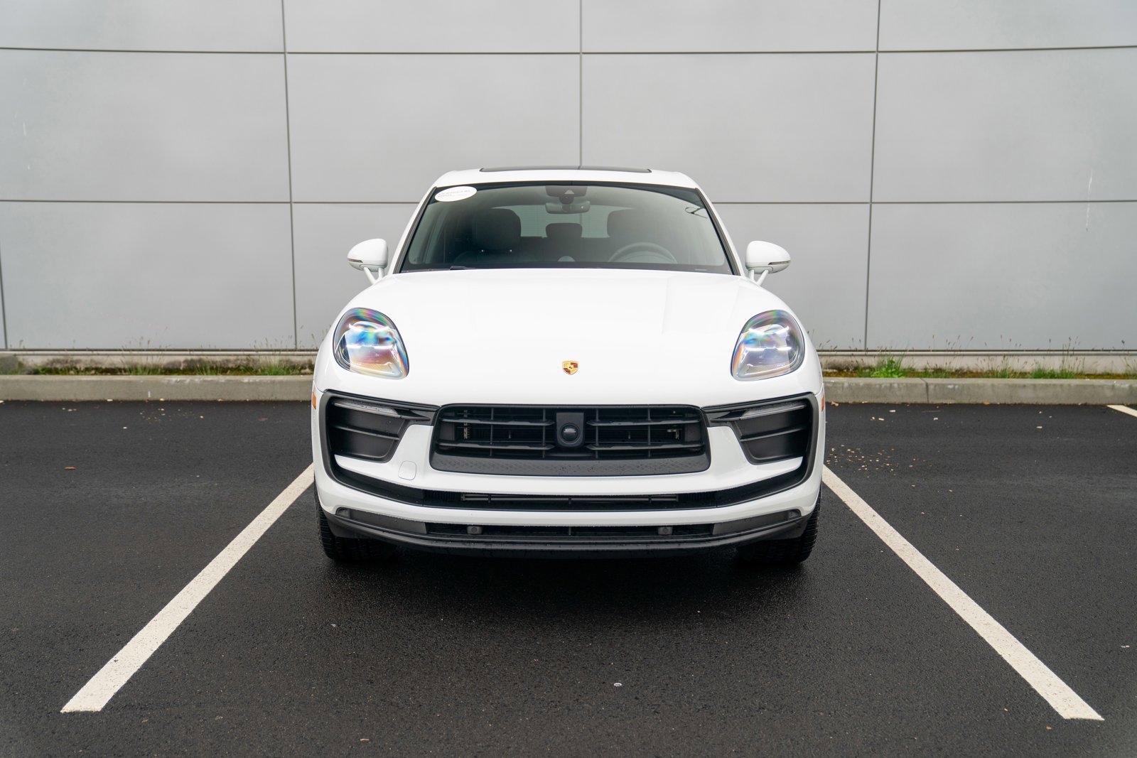 Certified 2025 Porsche Macan image 6