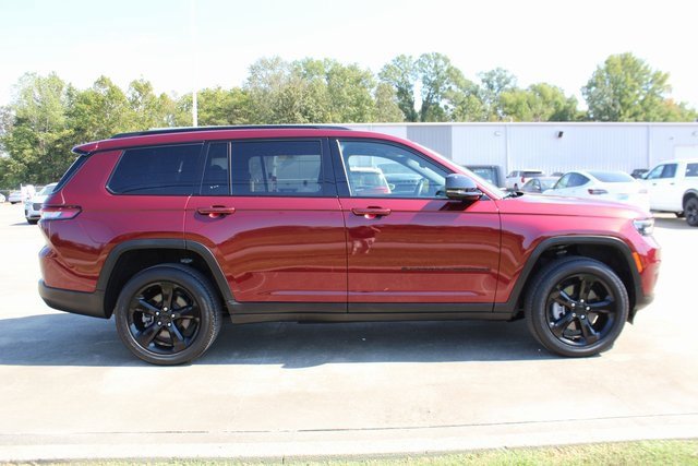 Used 2022 Jeep Grand Cherokee L Laredo image 5