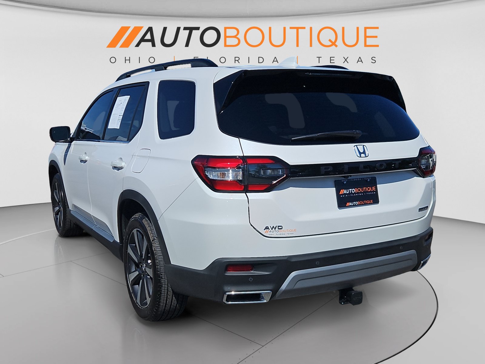 Used 2024 Honda Pilot Touring image 5