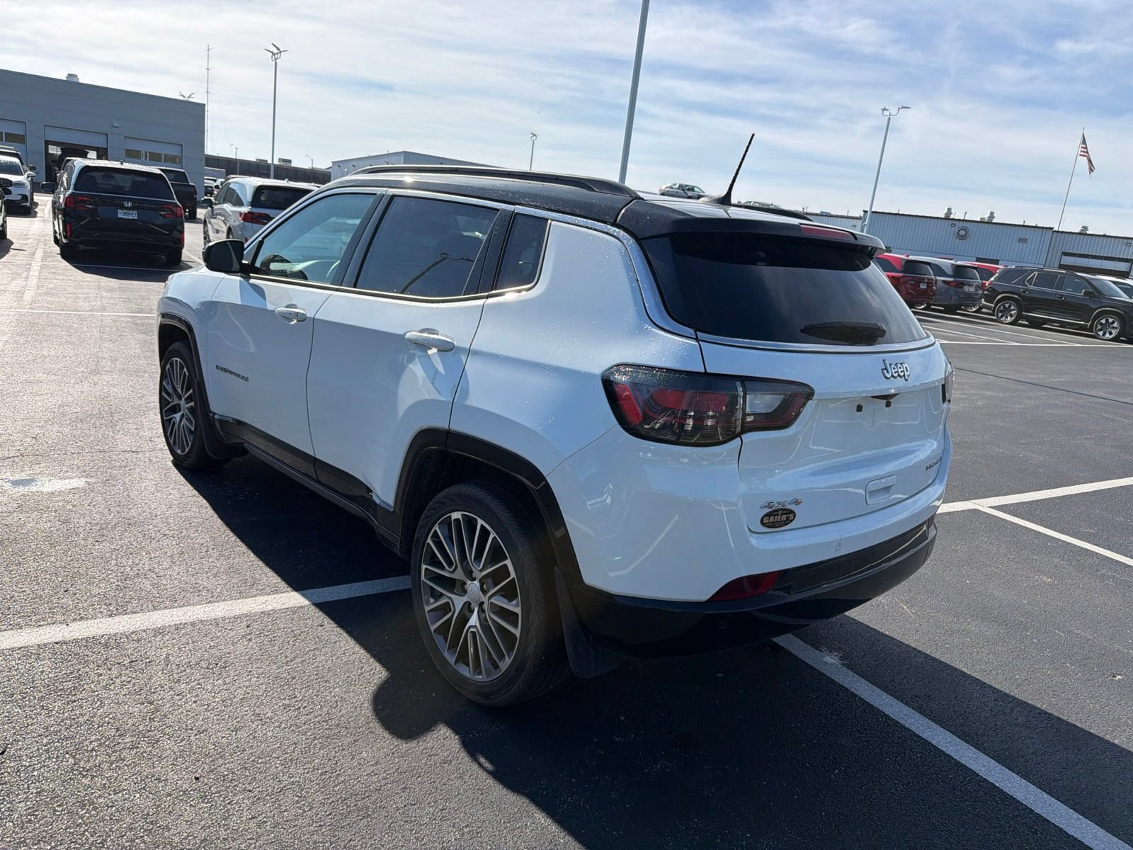 Used 2024 Jeep Compass Limited w/ Elite Group AWD/4WD image 4
