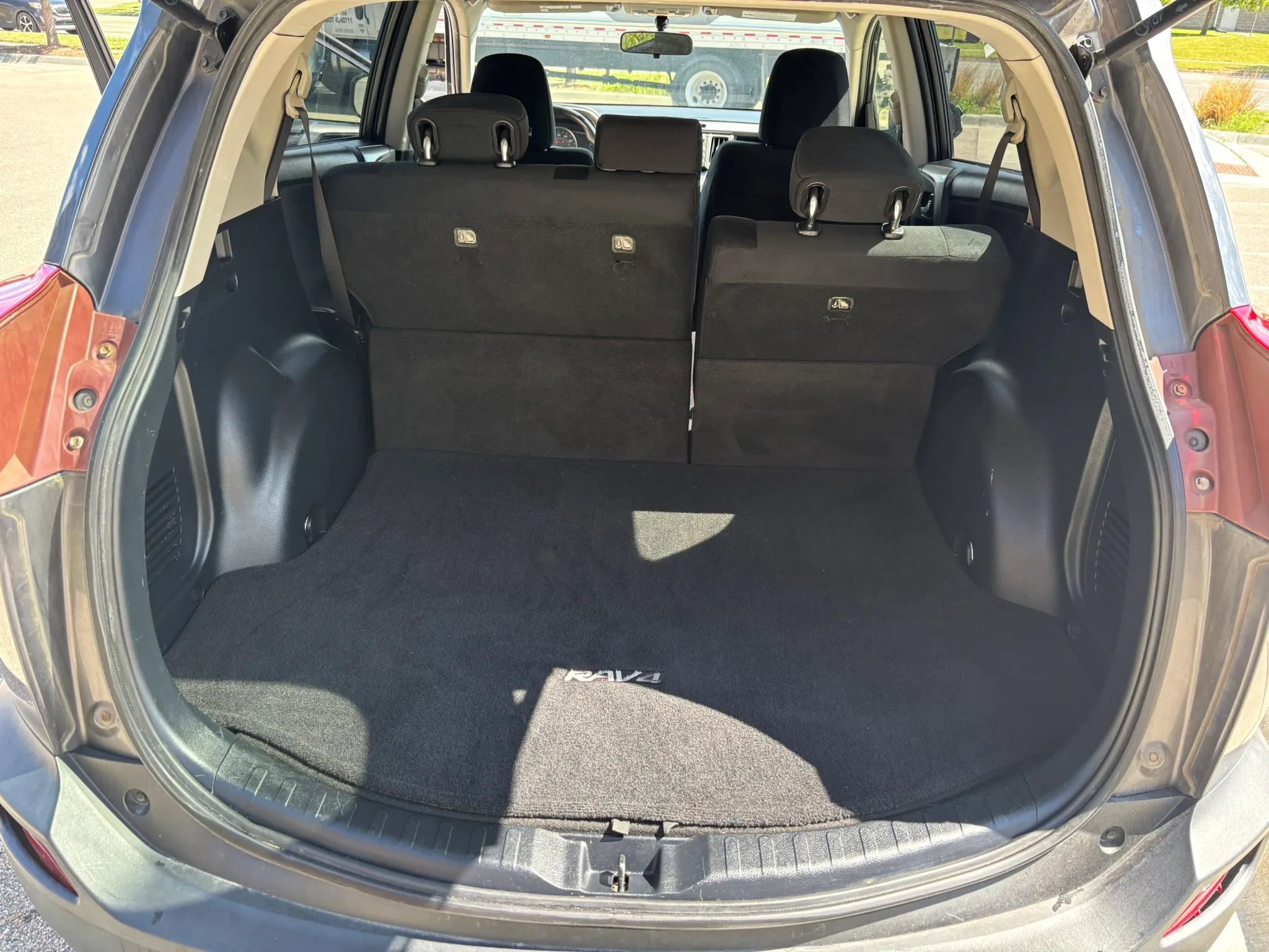 Used 2014 Toyota RAV4 XLE AWD/4WD image 31