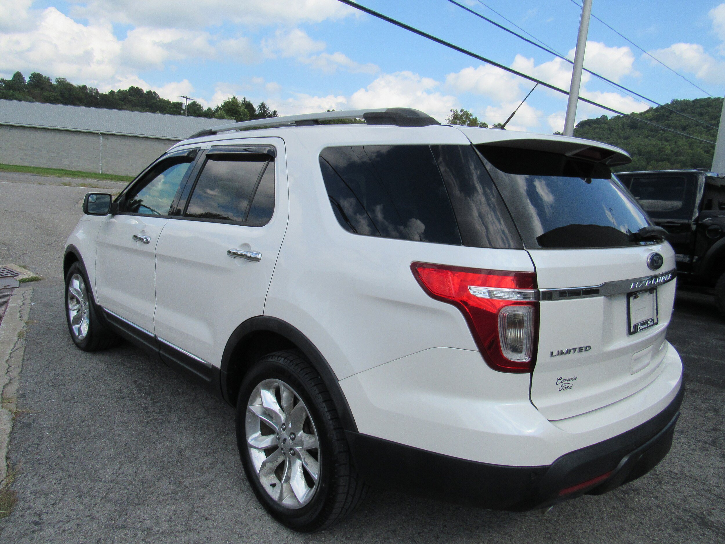 Used 2015 Ford Explorer Limited w/ Equipment Group 301A AWD/4WD image 7