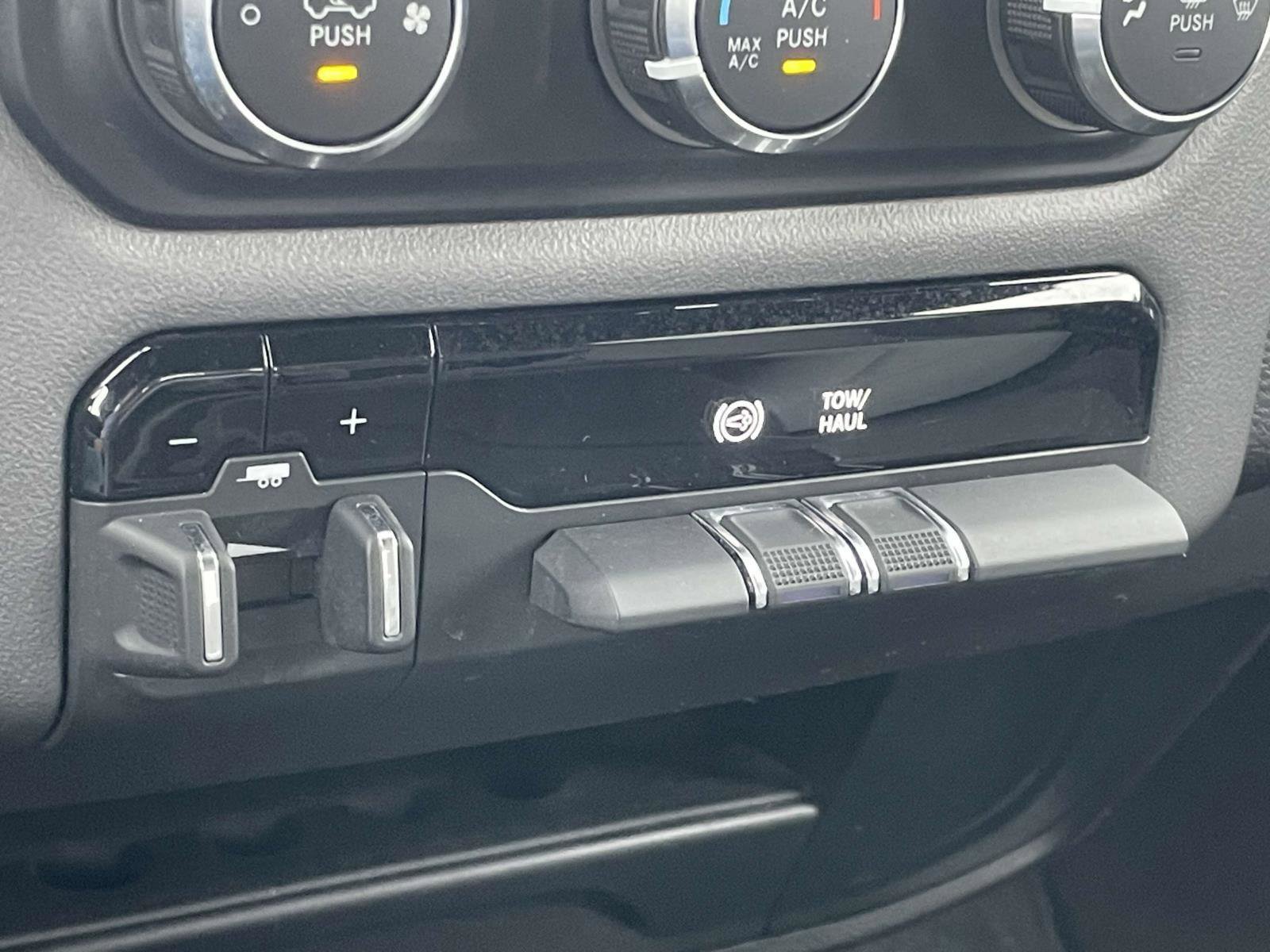 Used 2024 RAM 3500 Big Horn video 5