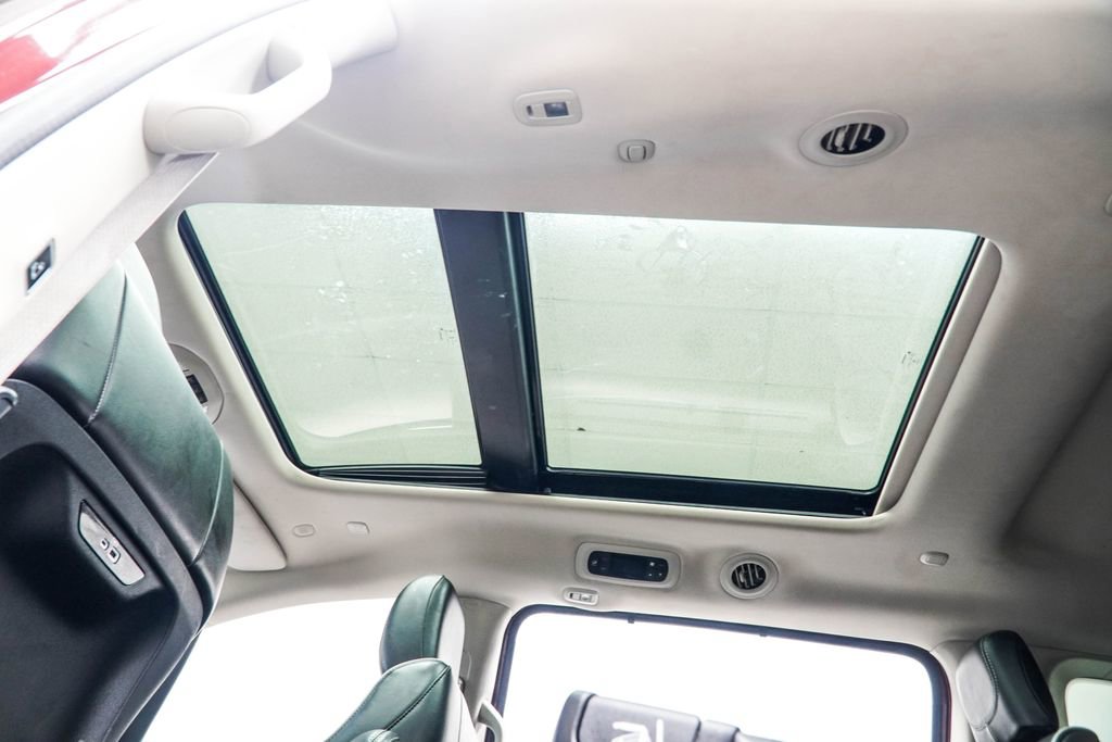 Used 2023 Chrysler Pacifica Limited FWD image 39