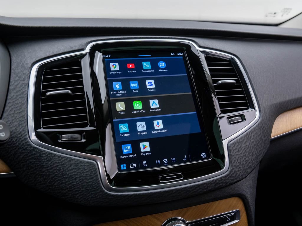 Used 2024 Volvo XC90 T8 Plus image 24