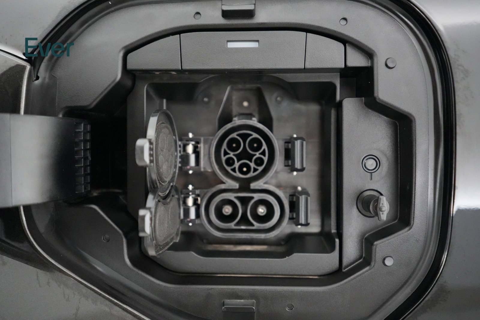 Used 2024 Toyota bZ4X XLE w/ Weather Package image 24