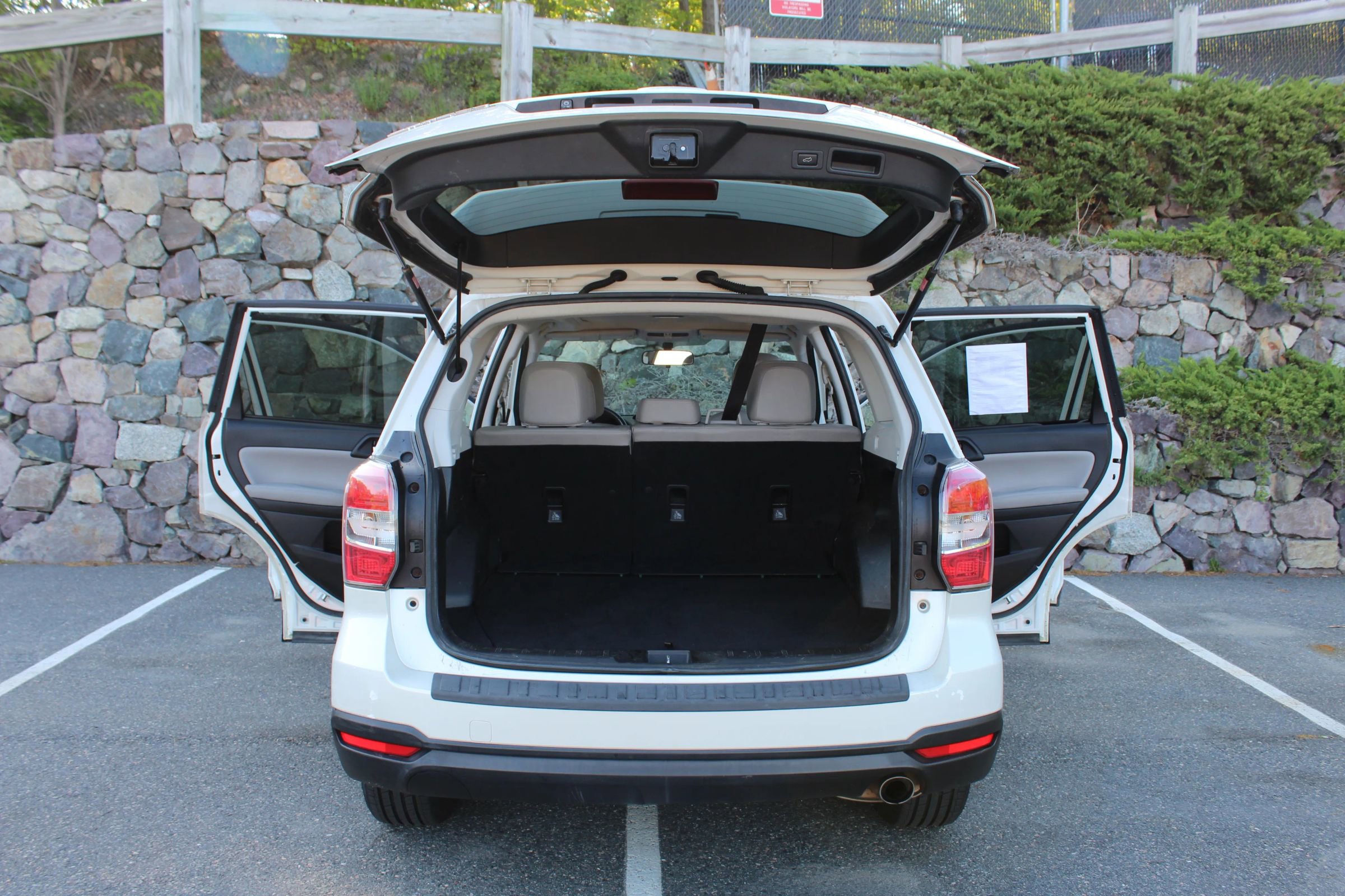 Used 2014 Subaru Forester 2.5i Limited image 10