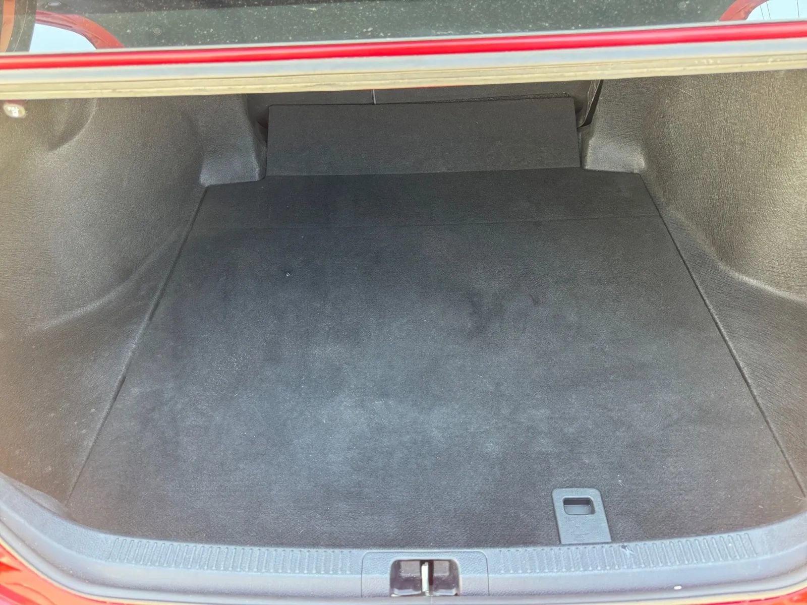 Used 2020 Toyota Camry SE FWD image 29