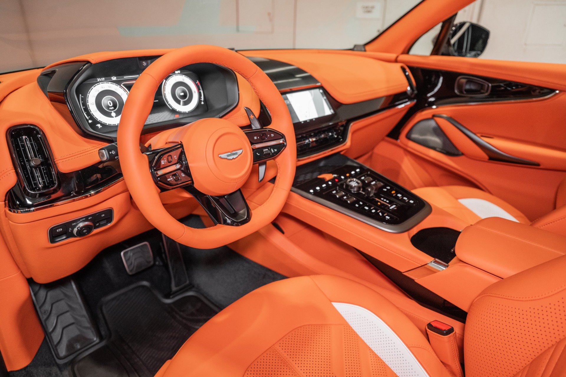 New 2026 Aston Martin DBX 707 AWD/4WD image 2