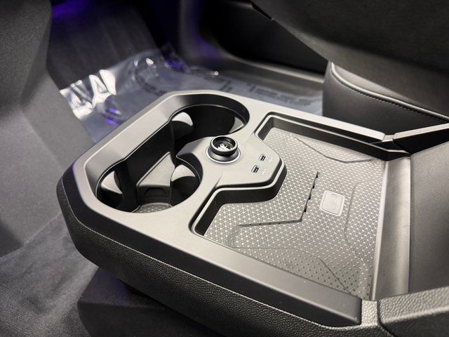 Used 2026 BMW iX xDrive45 image 18