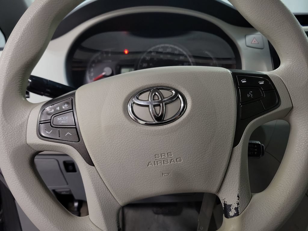 Used 2014 Toyota Sienna LE FWD image 22