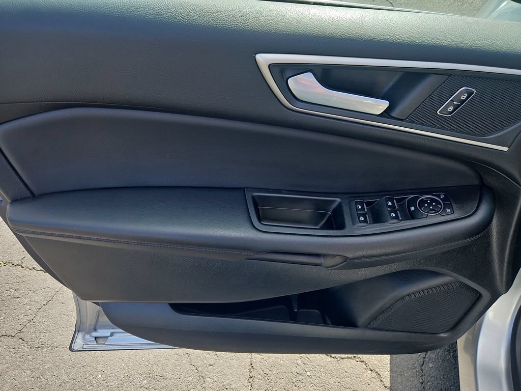 Used 2023 Ford Edge SEL AWD/4WD image 12