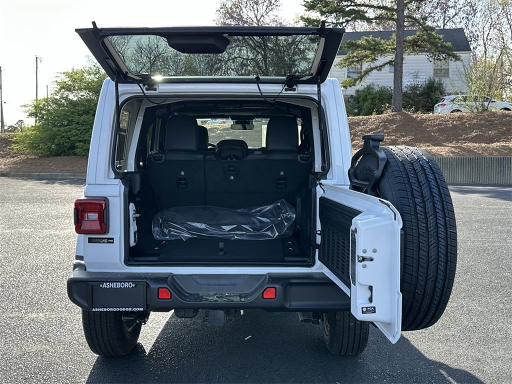 New 2025 Jeep Wrangler Sahara image 33