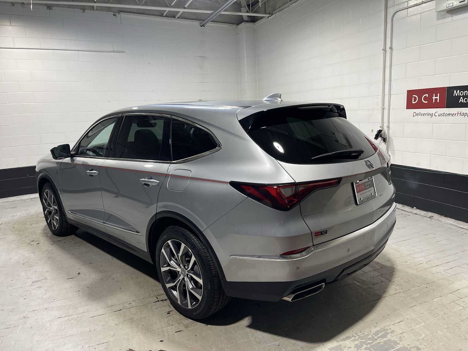 Certified 2024 Acura MDX w/ Technology Package AWD/4WD image 4